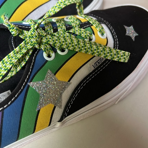 Athletic_Shoes